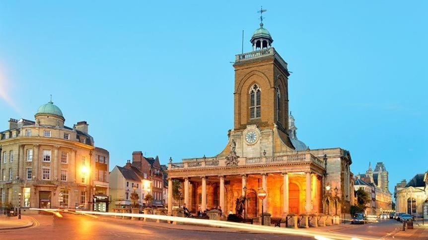 Northampton Central Oasis Zewnętrze zdjęcie